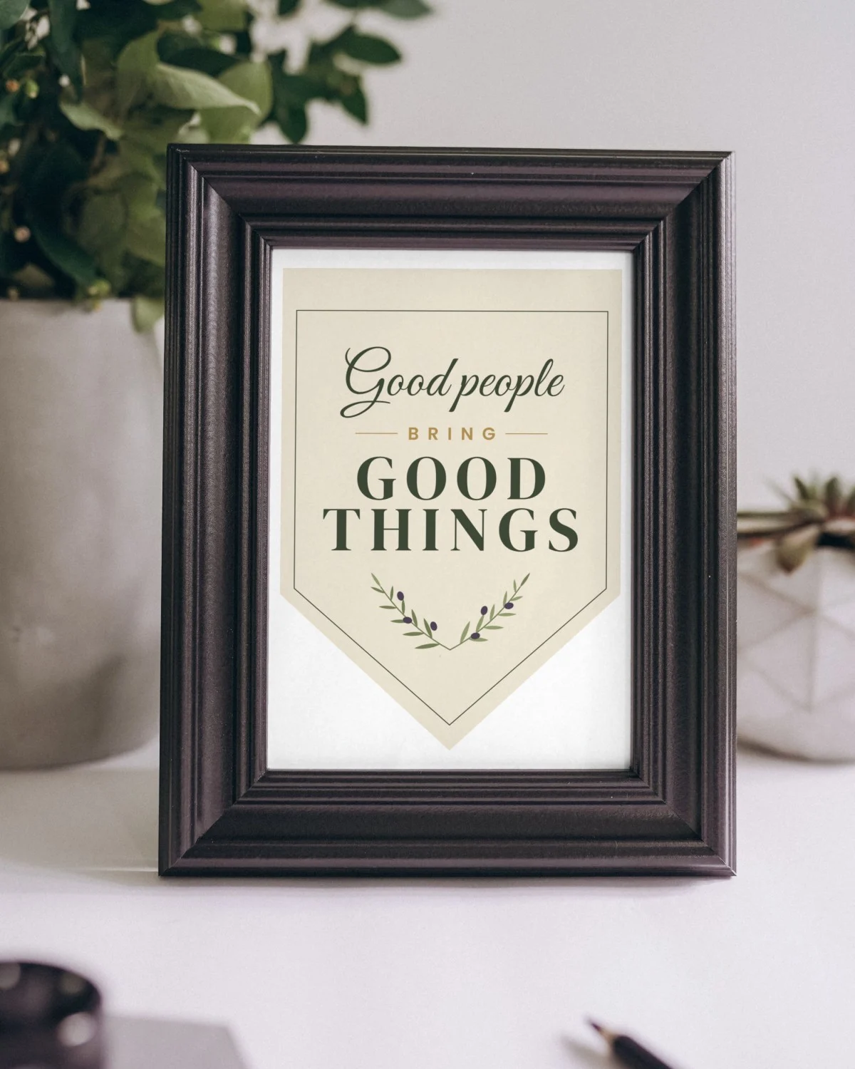 Wall Hanging with the "Good people bring good things." design
