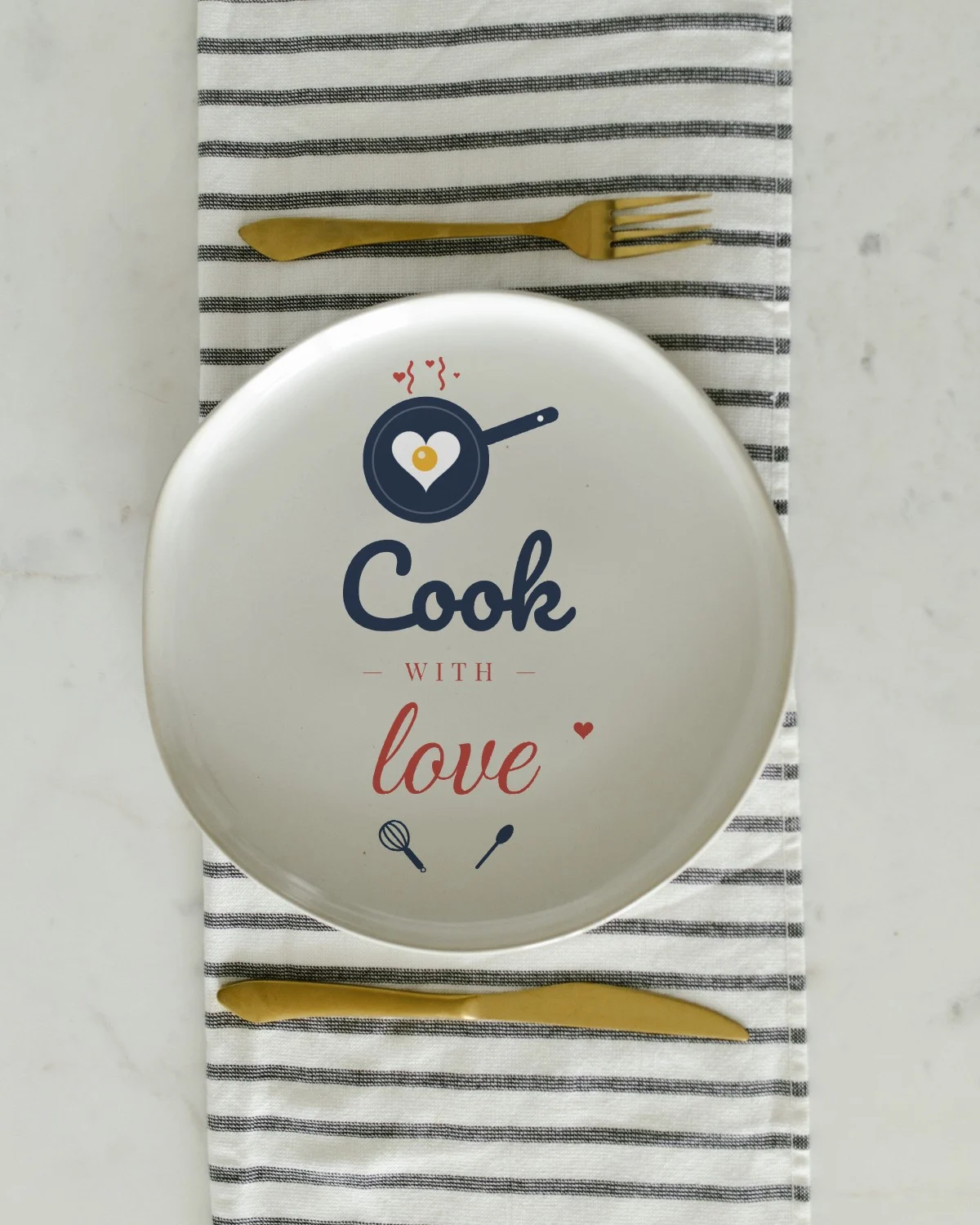 Frying Pan with the "Cook with love." design